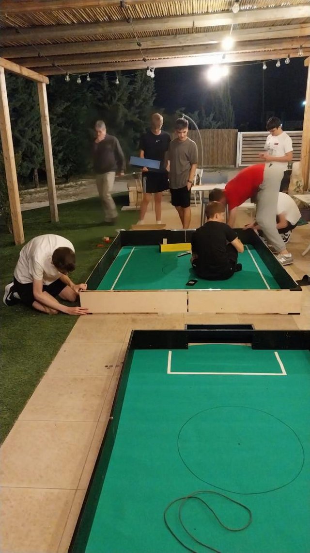 Roboter testen in der Nacht