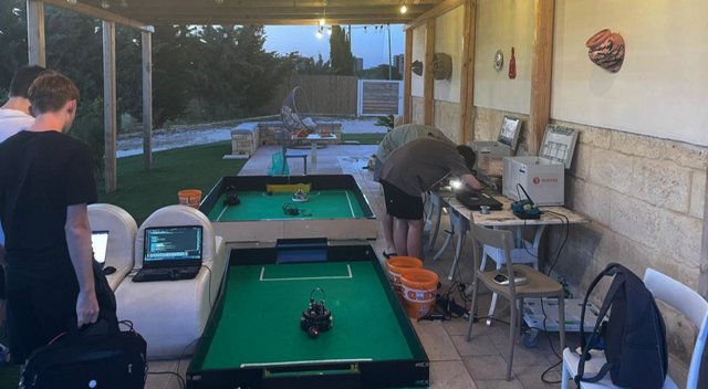Roboter verbessern für Europameisterschaft Robocup 2025 Bari